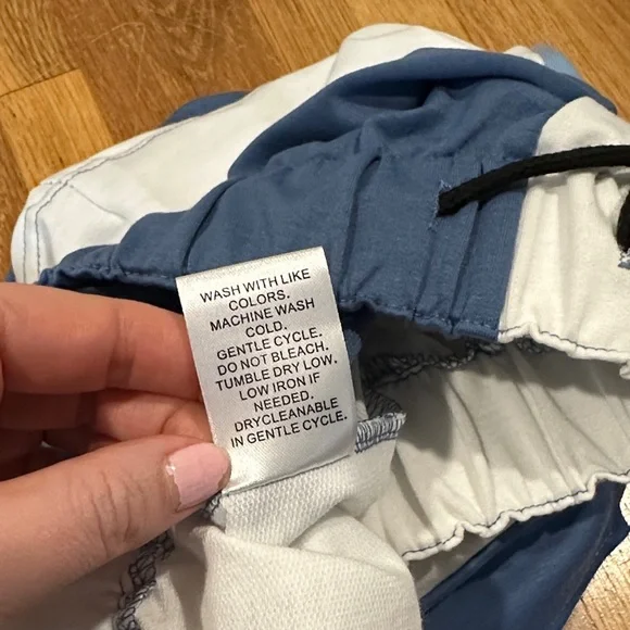 Shein | Women’s Blue and White Colorblock Crop Top and Shorts Set - Picture 8 of 11